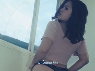Ariana_kiss