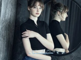 Alexandrablooms
