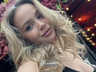 Blondiekiss