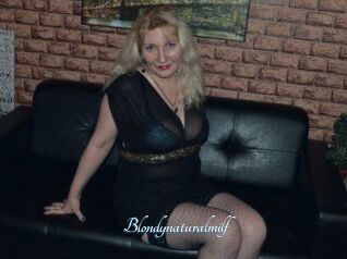 Blondynaturalmilf