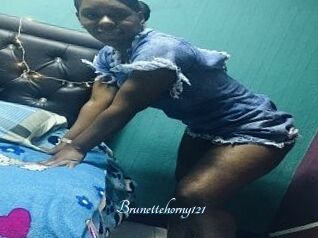 Brunettehorny121