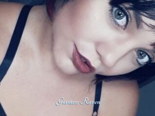 Giantess_Raven