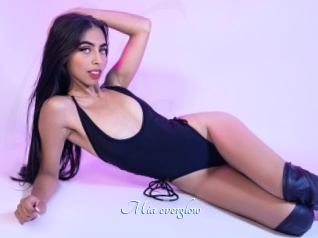 Mia_everglow