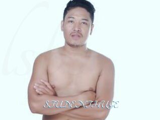 STUDENTHUGE